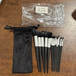 NWT Zenana 13 Piece Black Makeup Brush Set